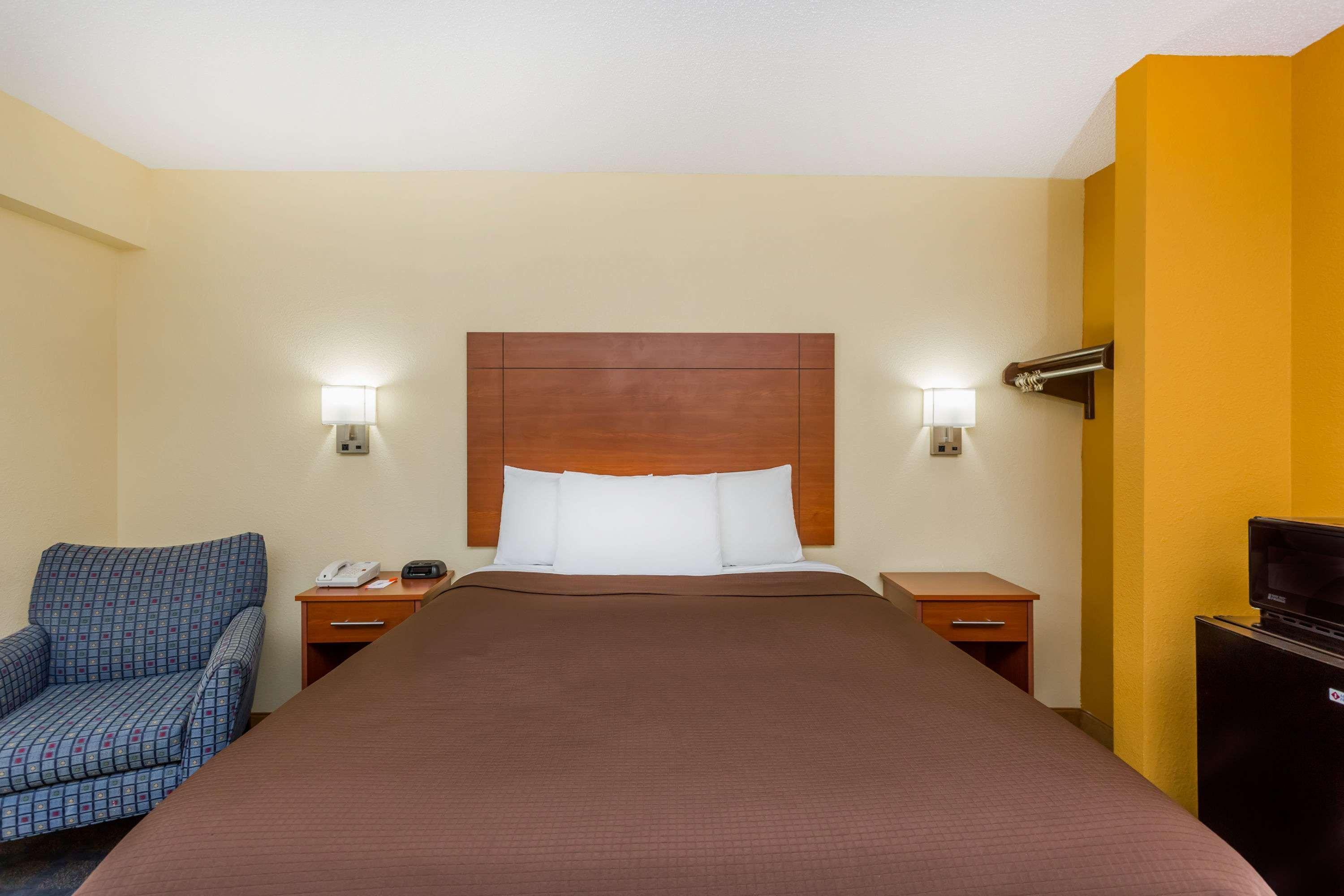 Howard Johnson By Wyndham Spartanburg Expo Center מראה חיצוני תמונה